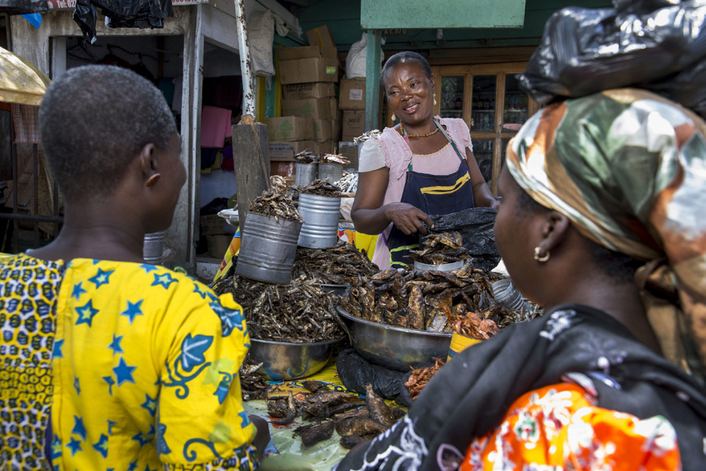 women shopping at an outside market